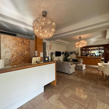 Hotel Mon Pays Riccione Dış mekan fotoğraf
