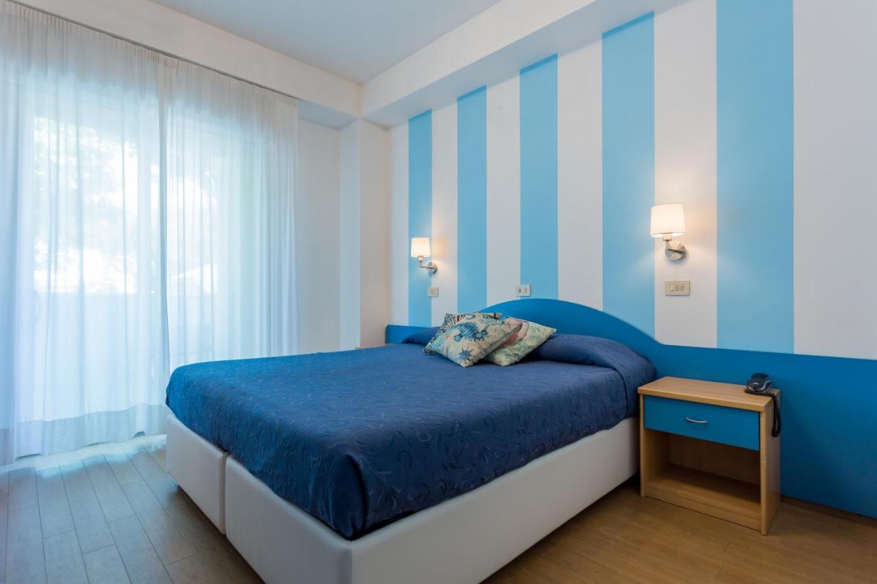Hotel Mon Pays Riccione Dış mekan fotoğraf