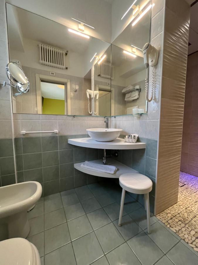 Hotel Mon Pays Riccione Dış mekan fotoğraf