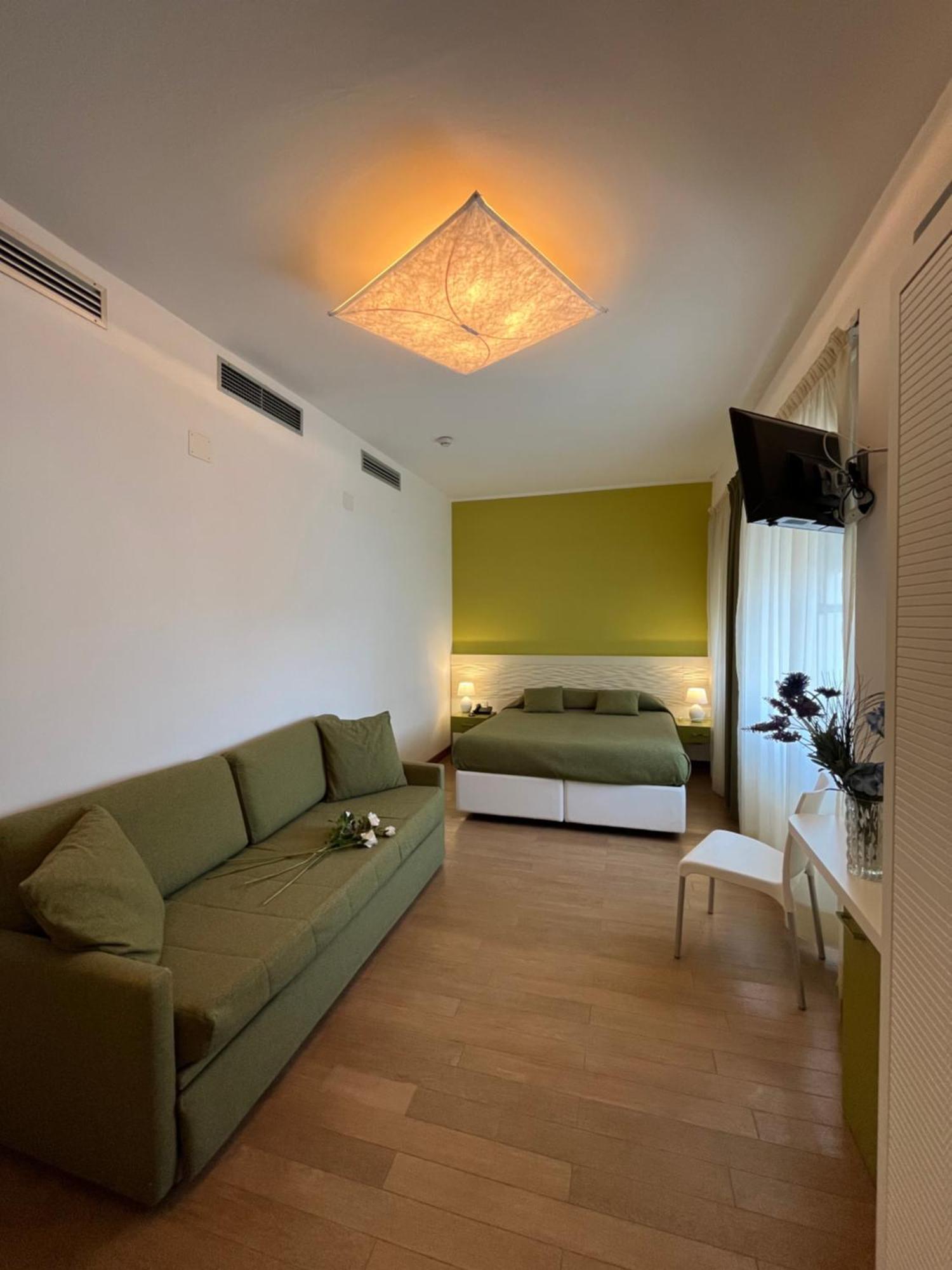 Hotel Mon Pays Riccione Dış mekan fotoğraf