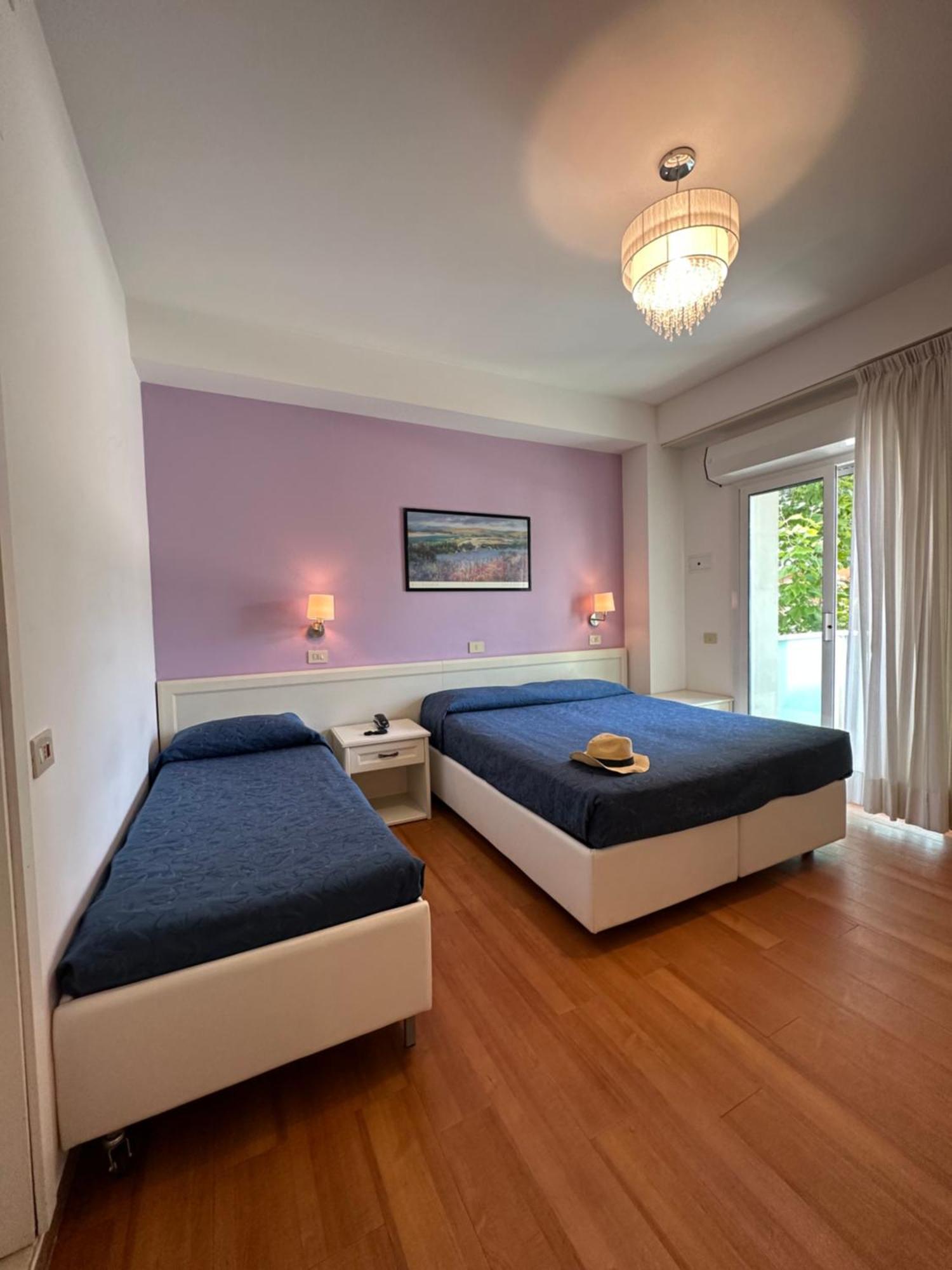 Hotel Mon Pays Riccione Dış mekan fotoğraf