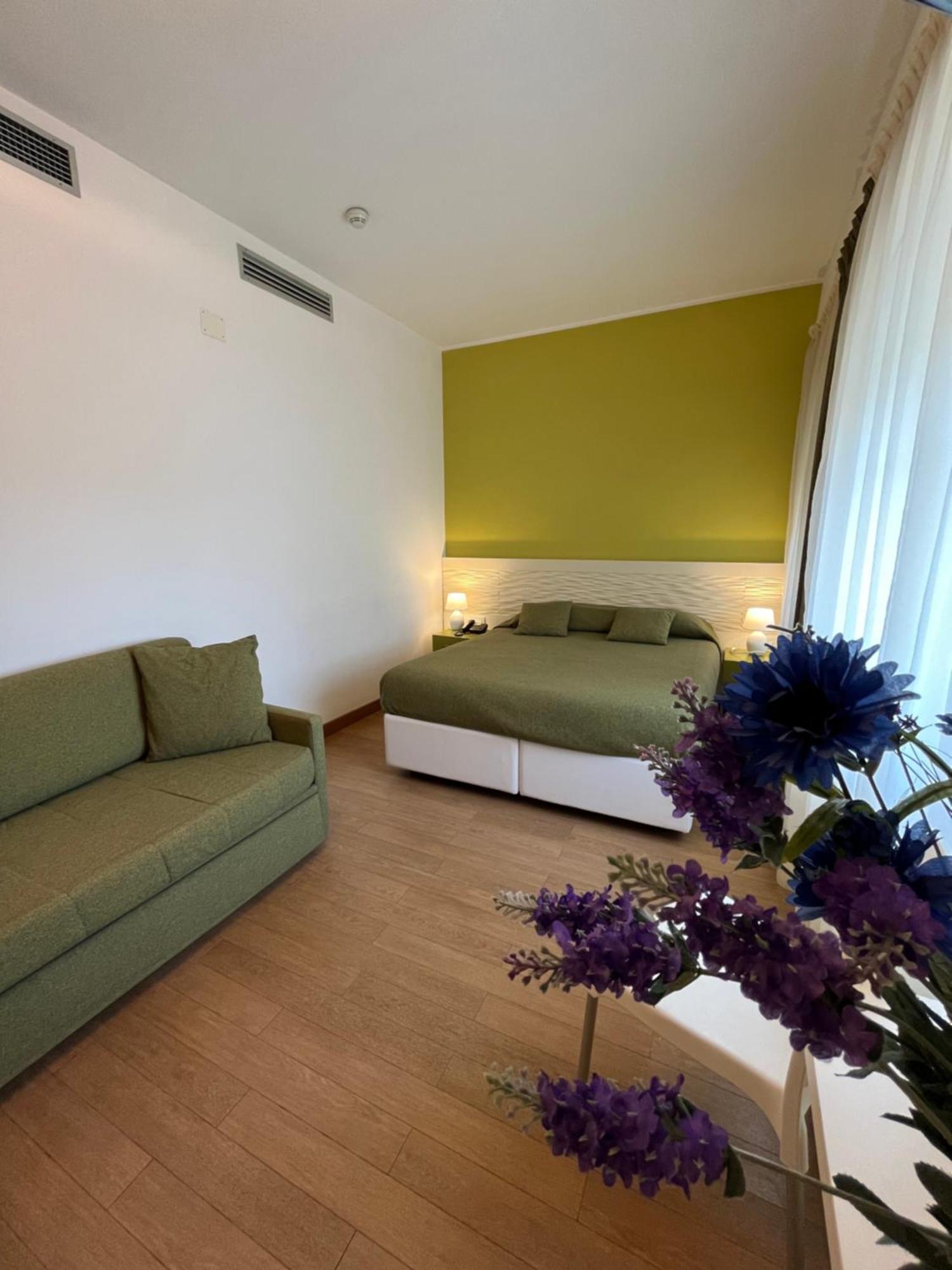 Hotel Mon Pays Riccione Dış mekan fotoğraf
