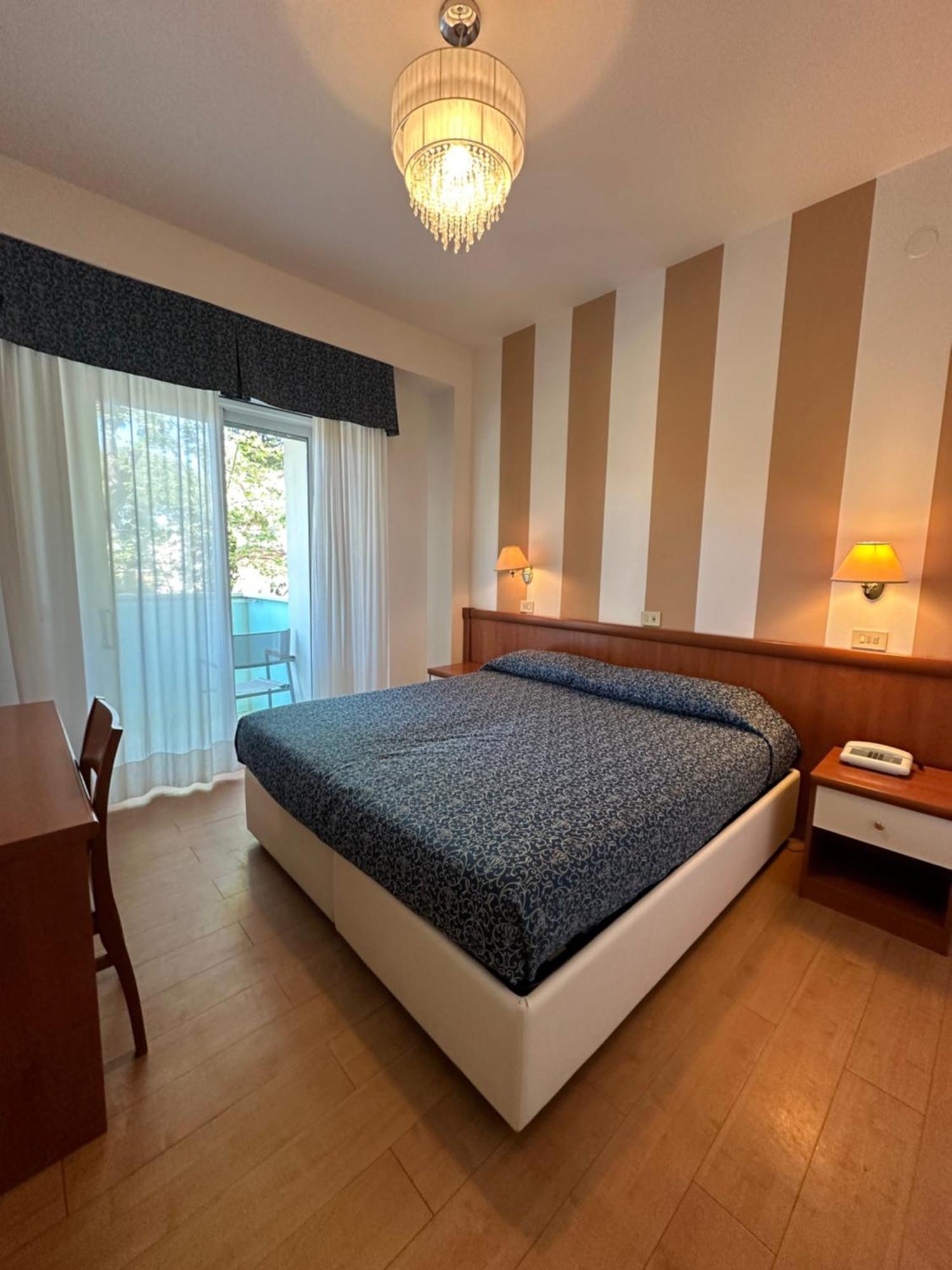 Hotel Mon Pays Riccione Dış mekan fotoğraf