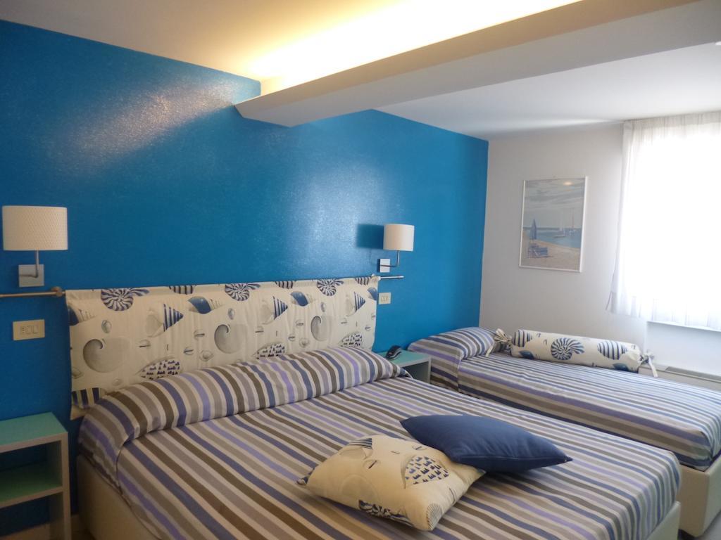 Hotel Mon Pays Riccione Oda fotoğraf