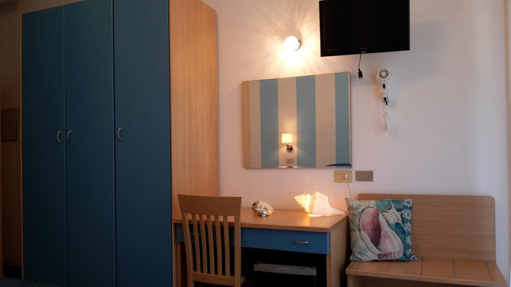 Hotel Mon Pays Riccione Dış mekan fotoğraf